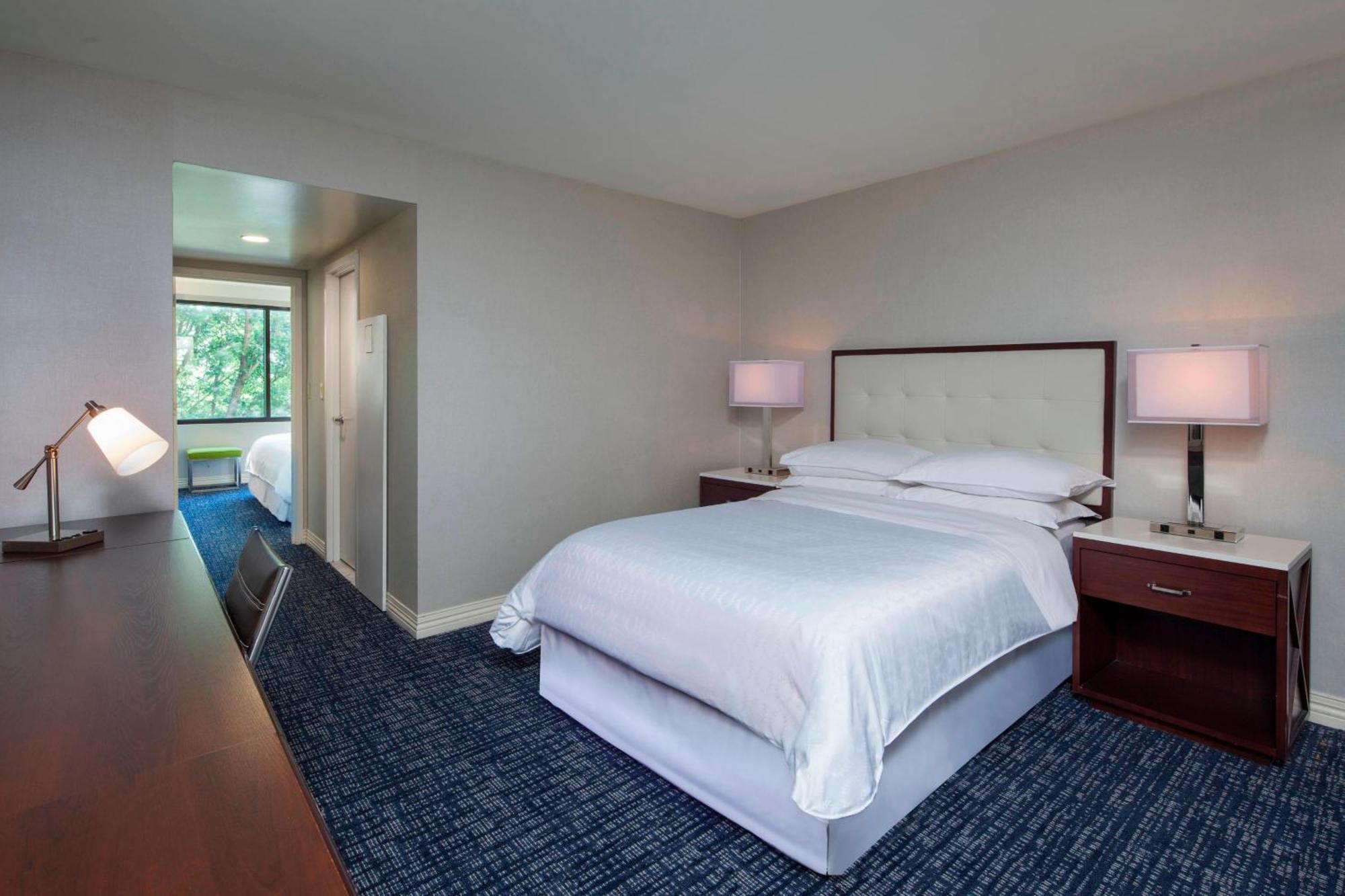 Hotel Sheraton Airport 4*